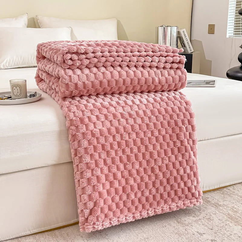 Plaid Soft Warm Plush Velvet Blanket – Cozy Sofa Throw & Bedspread for Adults, Kids & Pets