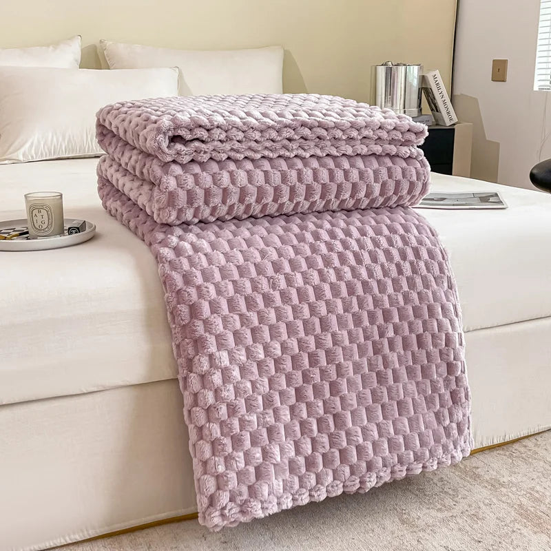 Plaid Soft Warm Plush Velvet Blanket – Cozy Sofa Throw & Bedspread for Adults, Kids & Pets
