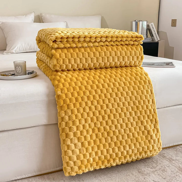 Plaid Soft Warm Plush Velvet Blanket – Cozy Sofa Throw & Bedspread for Adults, Kids & Pets