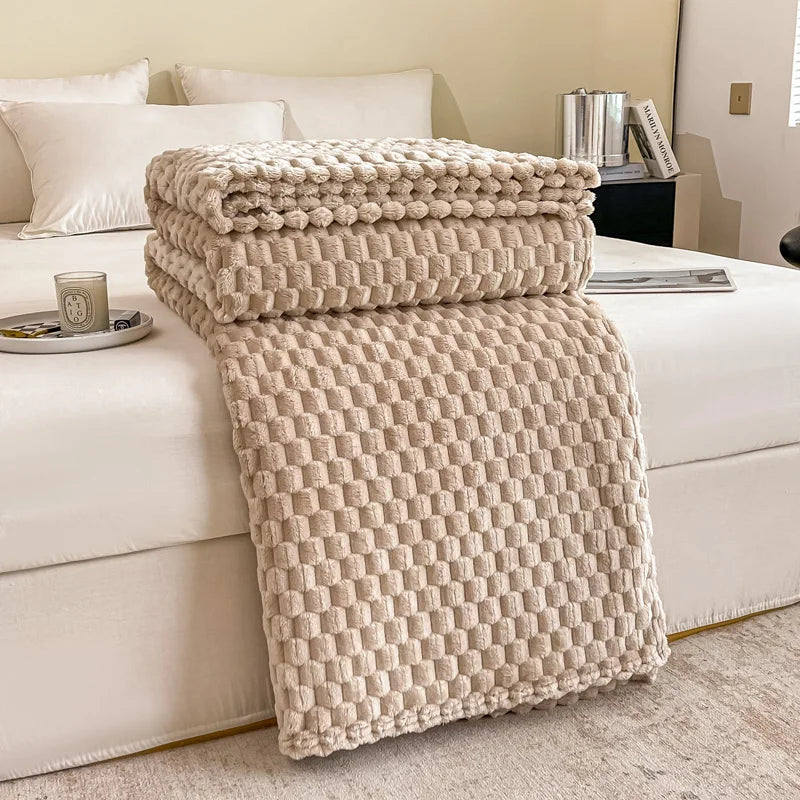 Plaid Soft Warm Plush Velvet Blanket – Cozy Sofa Throw & Bedspread for Adults, Kids & Pets
