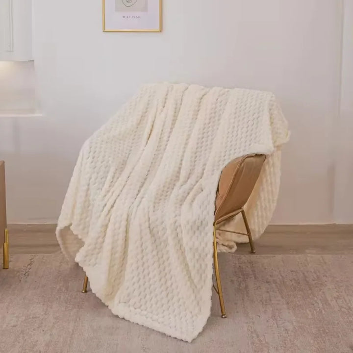 Plaid Soft Warm Plush Velvet Blanket – Cozy Sofa Throw & Bedspread for Adults, Kids & Pets