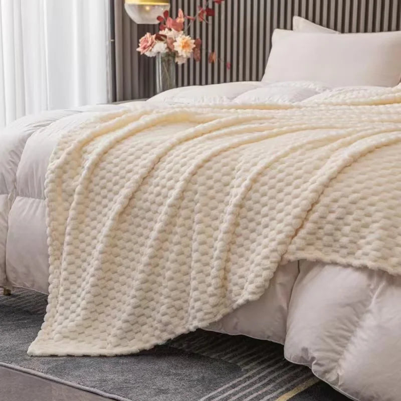 Plaid Soft Warm Plush Velvet Blanket – Cozy Sofa Throw & Bedspread for Adults, Kids & Pets