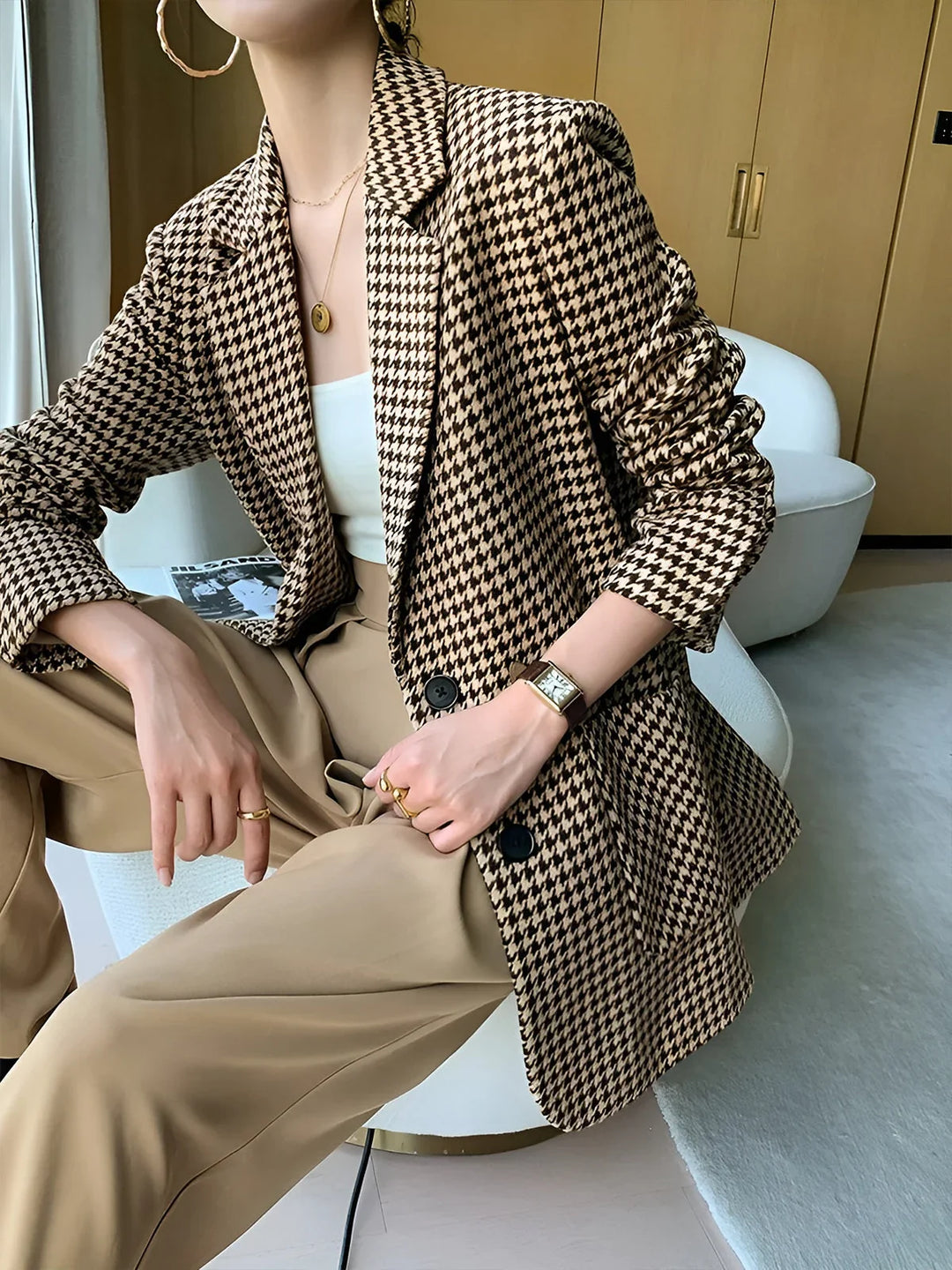 Women's houndstooth blazer with belt and vent
