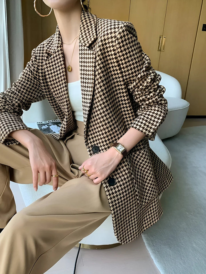Women's houndstooth blazer with belt and vent