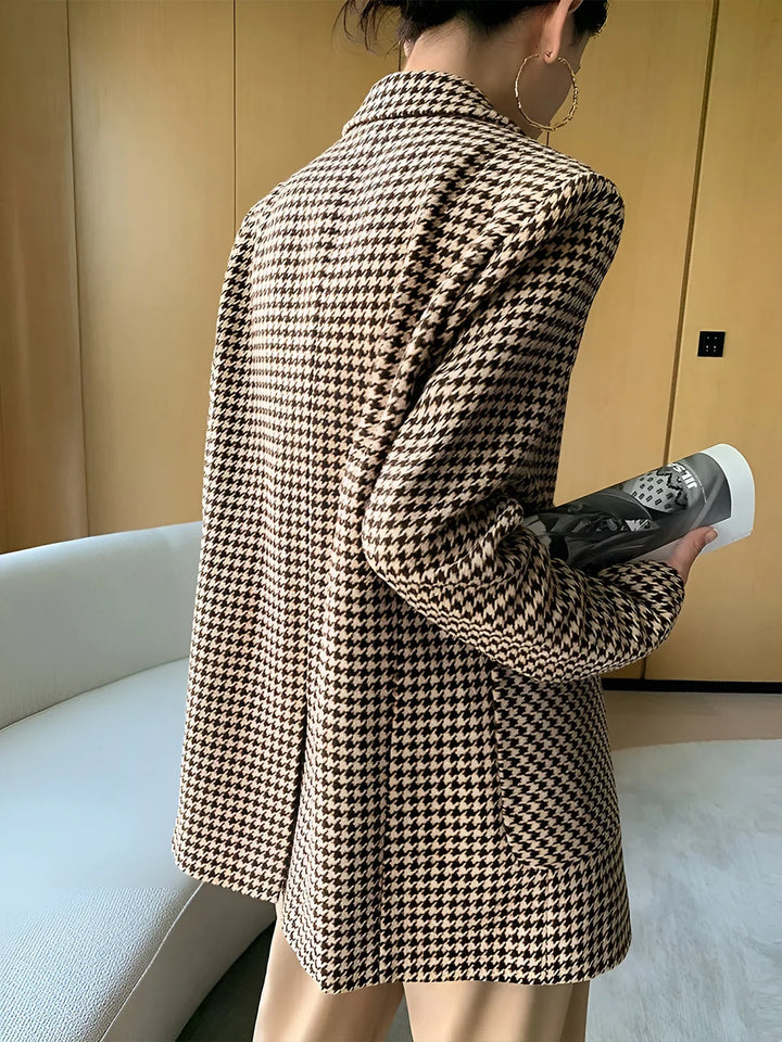 Women's houndstooth blazer with belt and vent