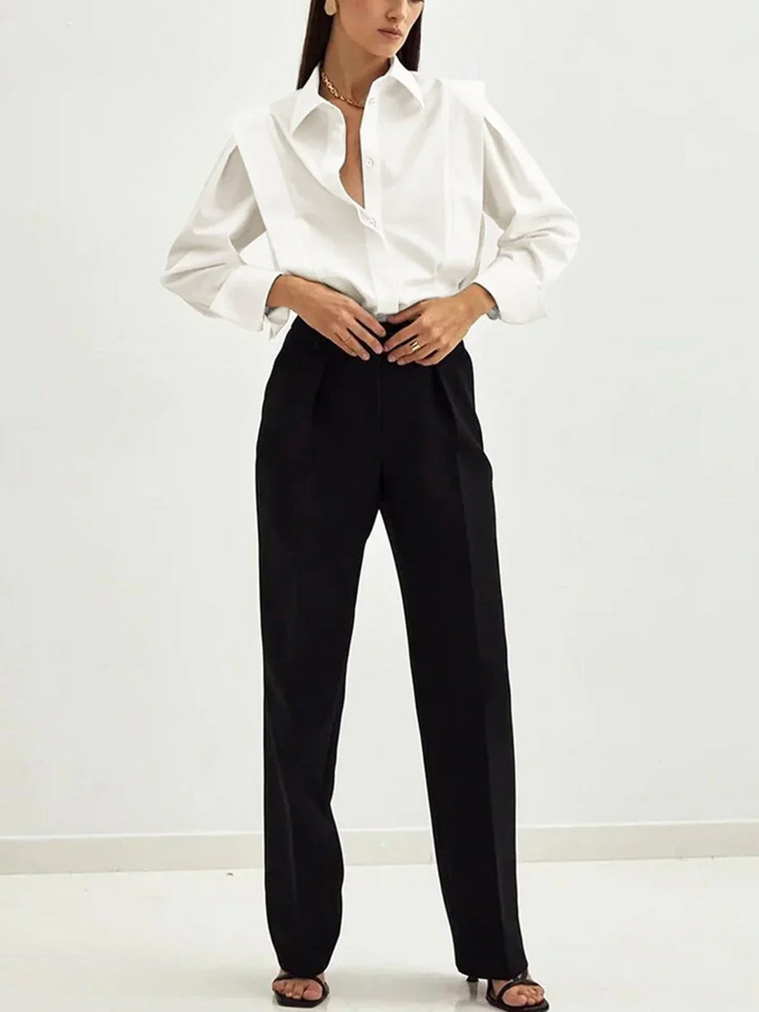 Jane - Women's boxy shirt with multiple buttons, available in various colours