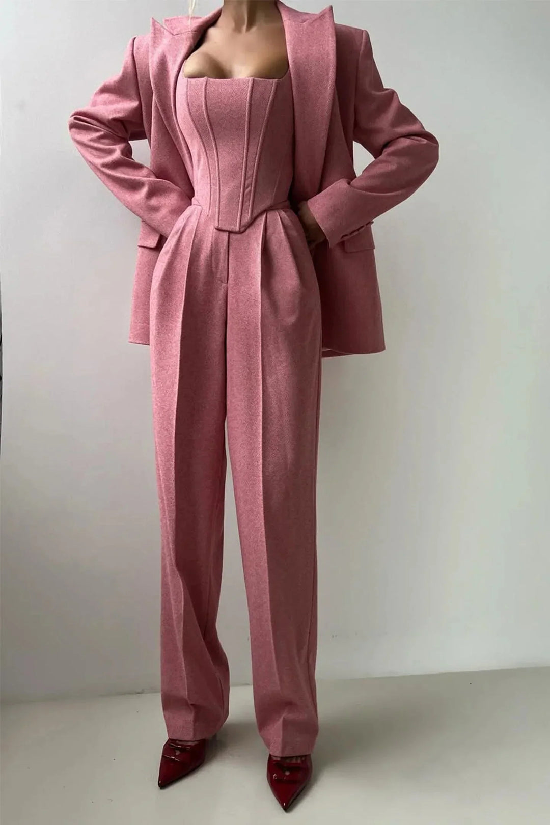 Helena - Women's three-piece fitted outfit with fitted top