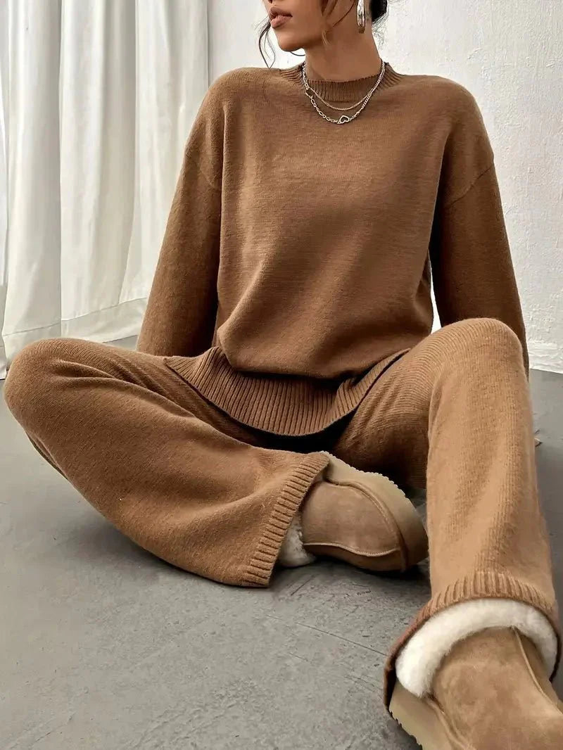 Women’s Knit Lounge Set – Soft Beige Two-Piece Sweater and Pants for Cozy Comfort
