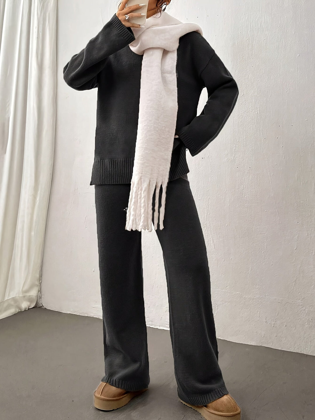 Women’s Knit Lounge Set – Soft Beige Two-Piece Sweater and Pants for Cozy Comfort