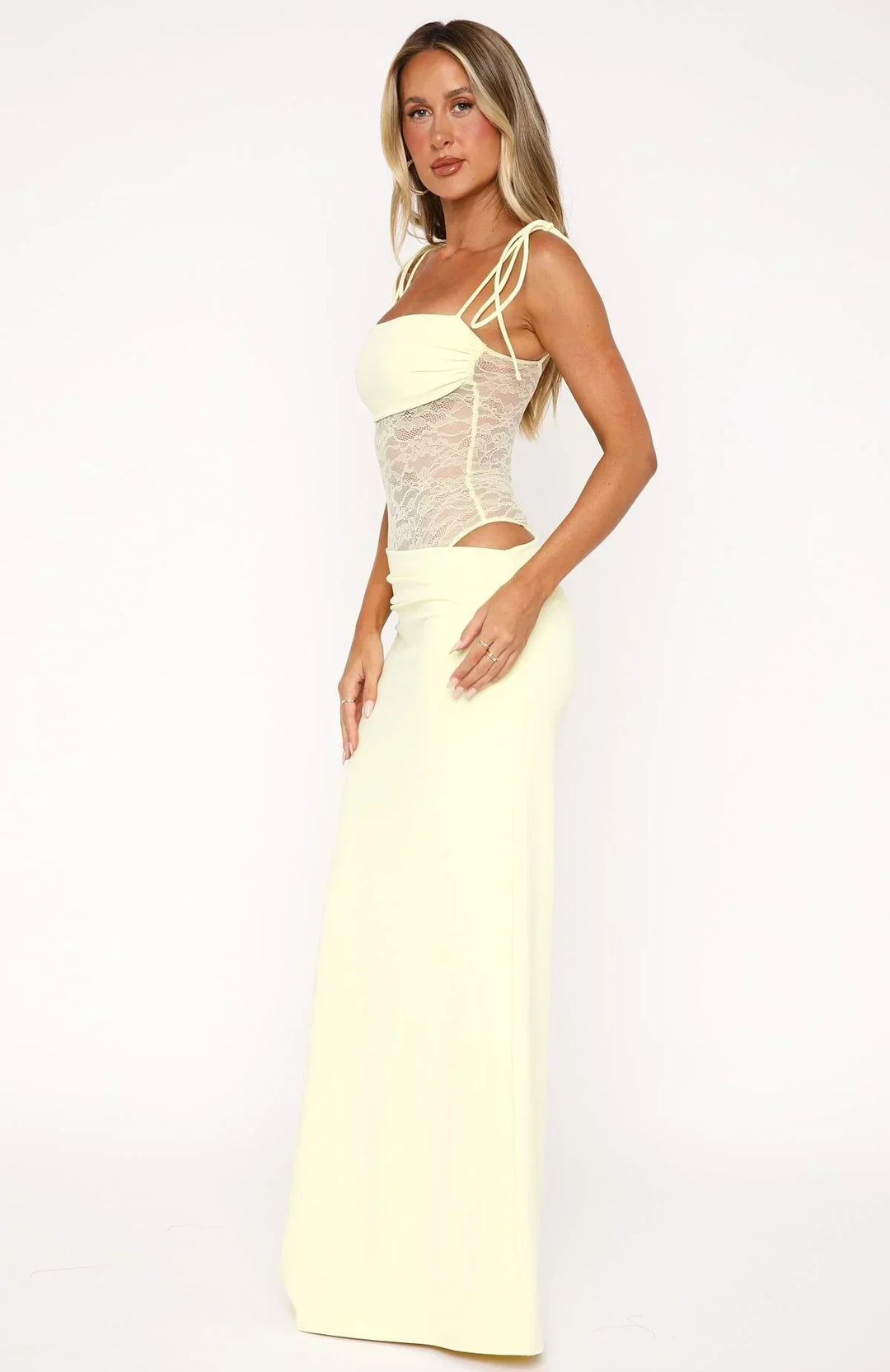 Trendy maxi dress with elegant cut and comfortable fit for any occasion
