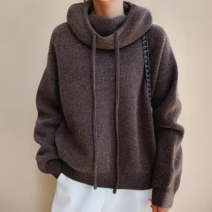 Regina - Women's turtleneck sweater with soft knit and hood
