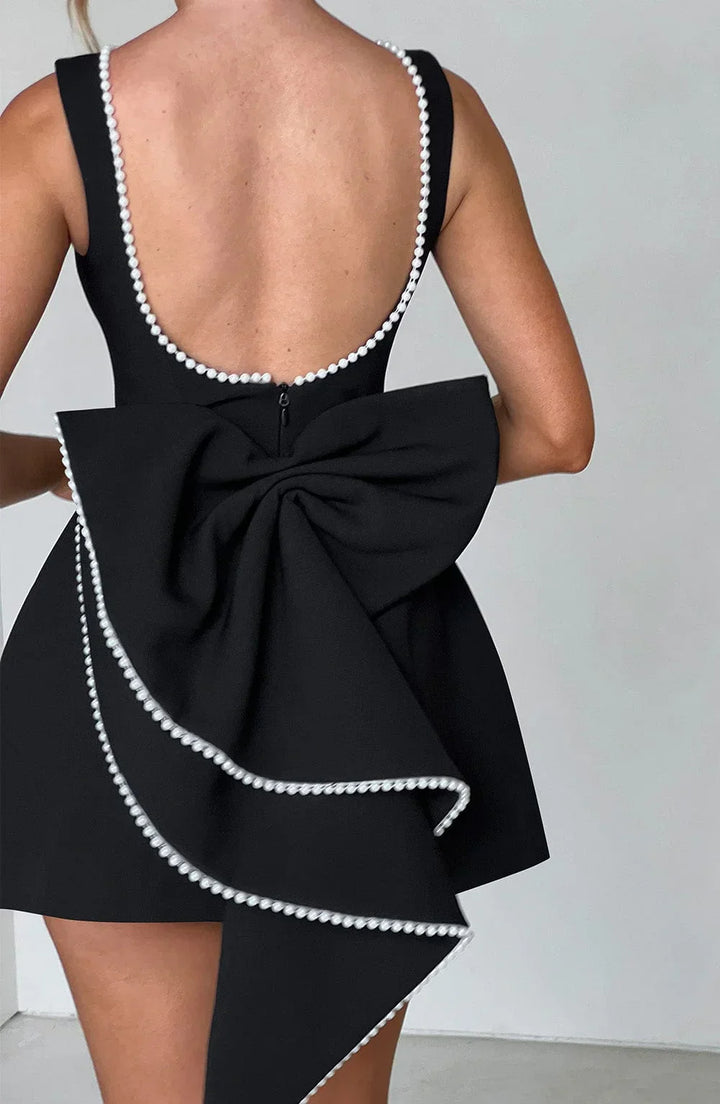 Georgia - Women's short dress with decorative bow at the back