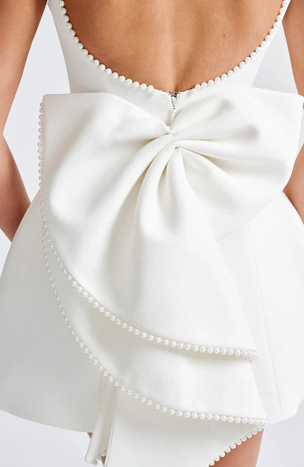 Georgia - Women's short dress with decorative bow at the back