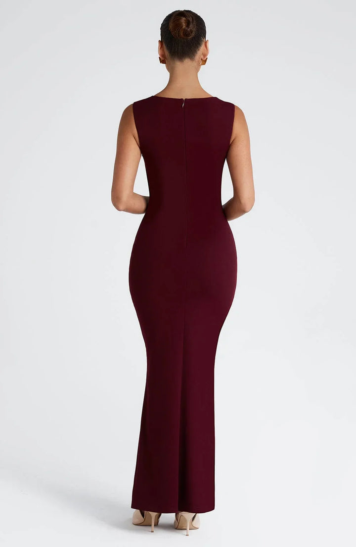 Livia - Elegant sleeveless burgundy maxi dress for women
