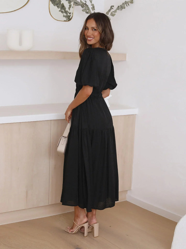 Laila - Women's midi dress with V-neck and short sleeves