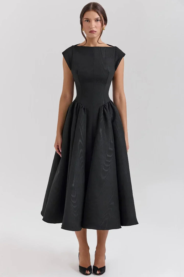 Selena - Loose-fitting midi dress with short sleeves and a round neck for evening wear