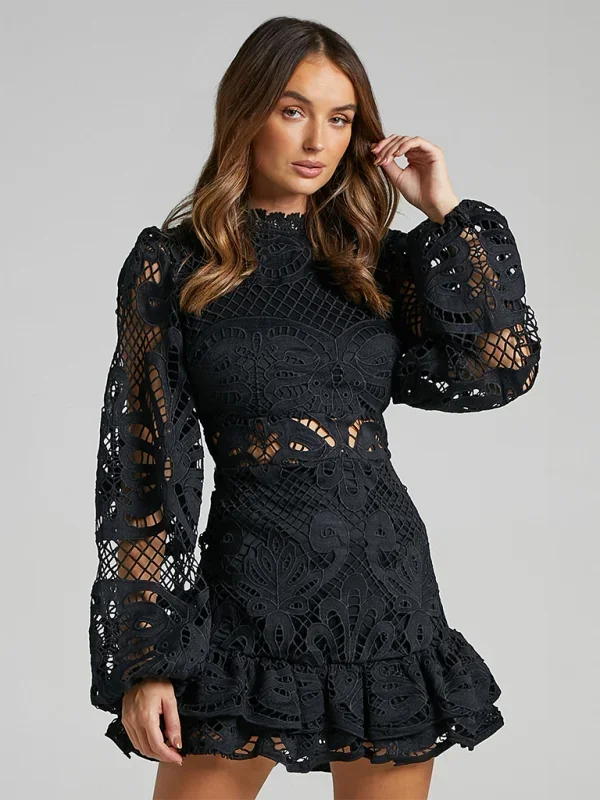 Maeve - Elegant short lace dress for women with long sleeves for evening