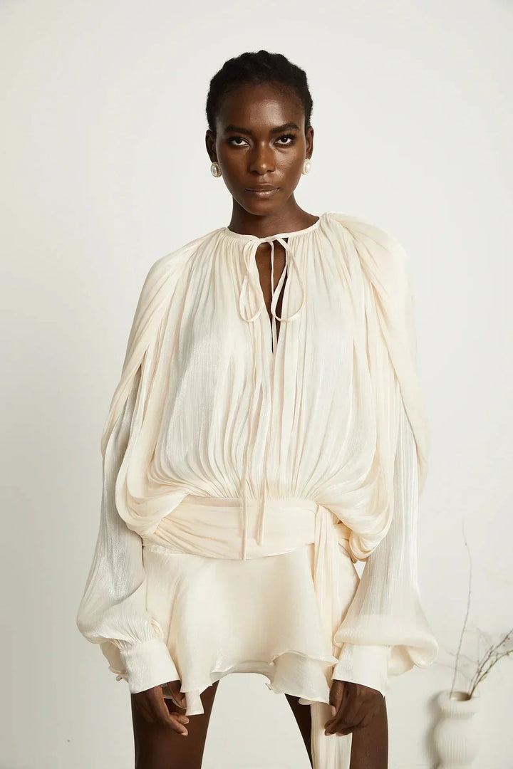 Deborah - Short flowing dress with long sleeves and a tied belt