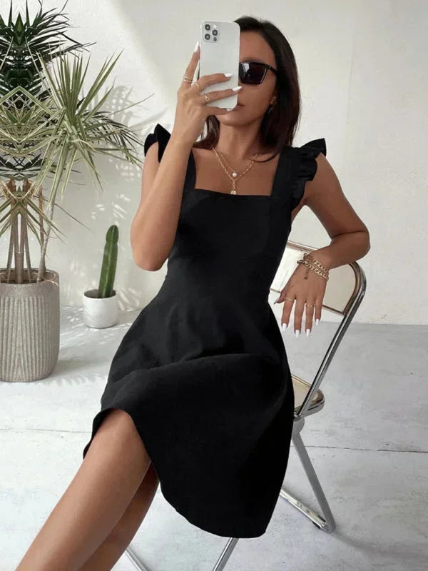 Hailey - Women's short flared dress with summery flutter sleeves