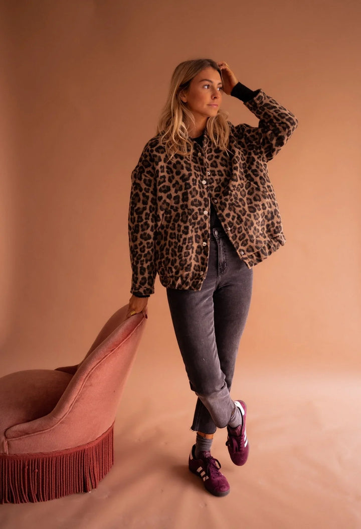 Edith - Women's leopard print jacket with snap buttons