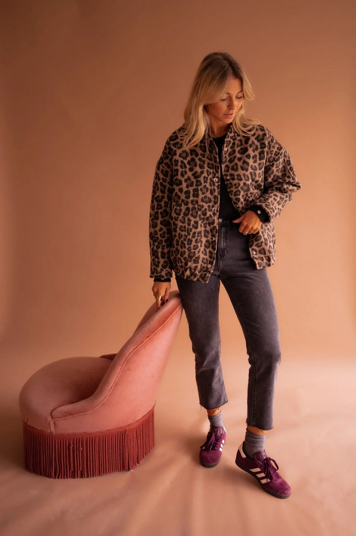 Edith - Women's leopard print jacket with snap buttons