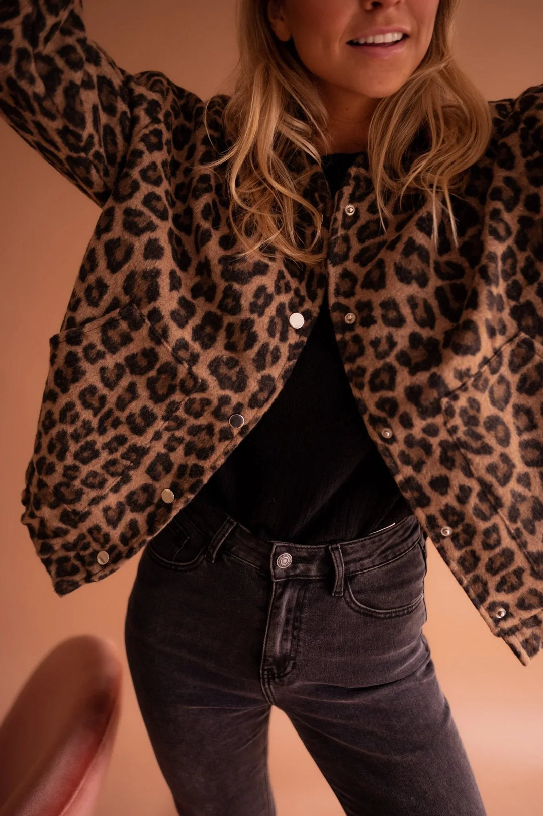 Edith - Women's leopard print jacket with snap buttons