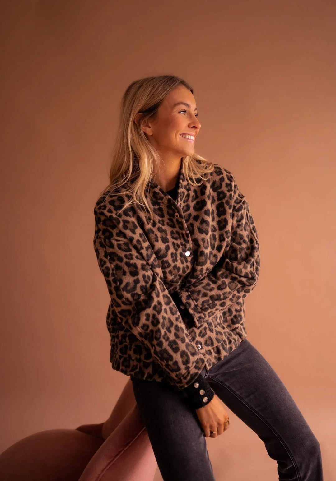 Edith - Women's leopard print jacket with snap buttons