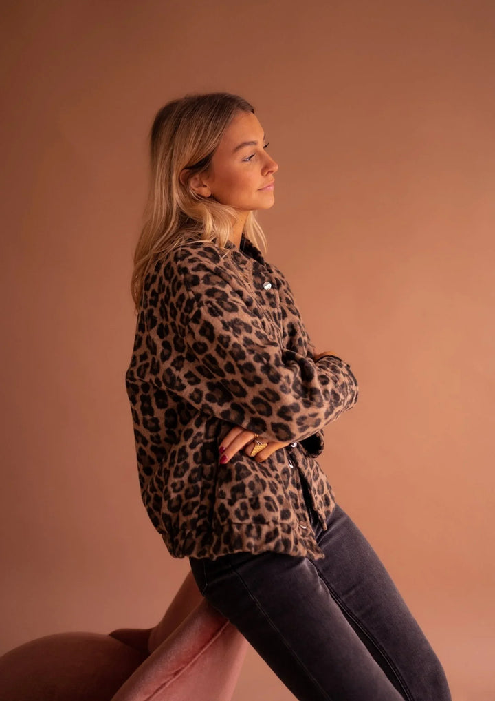 Edith - Women's leopard print jacket with snap buttons
